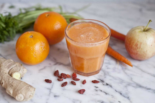 Vitamin Smoothie with Apples, Carrots, Orange and Lucuma